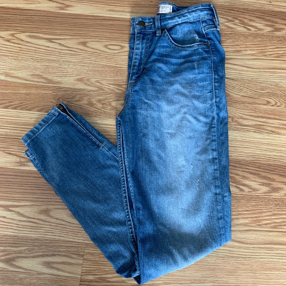 Guess 1981 high waisted zip crop jeans